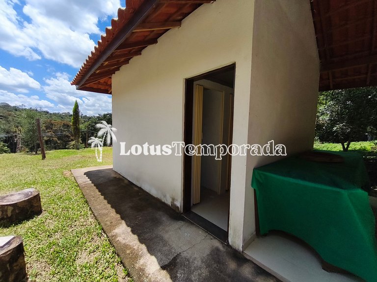 Sítio com 10 suítes e estrutura para eventos LT0088