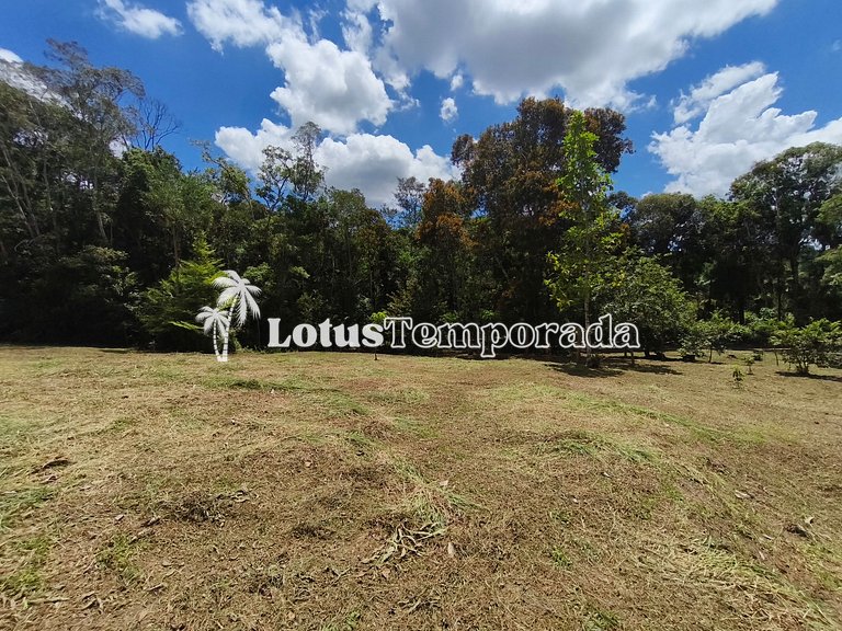 Sítio com 10 suítes e estrutura para eventos LT0088