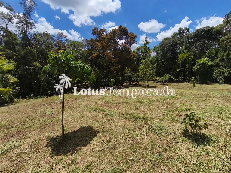 Sítio com 10 suítes e estrutura para eventos LT0088