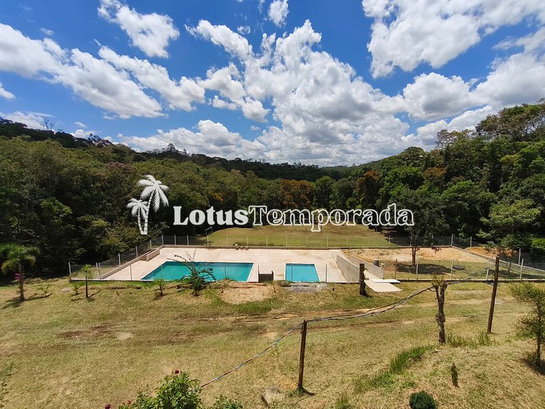 Sítio com 10 suítes e estrutura para eventos LT0088