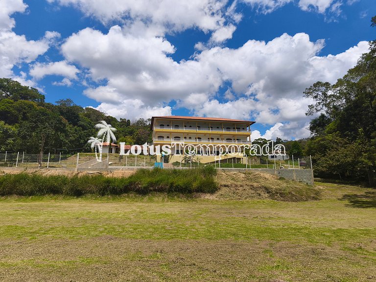 Sítio com 10 suítes e estrutura para eventos LT0088