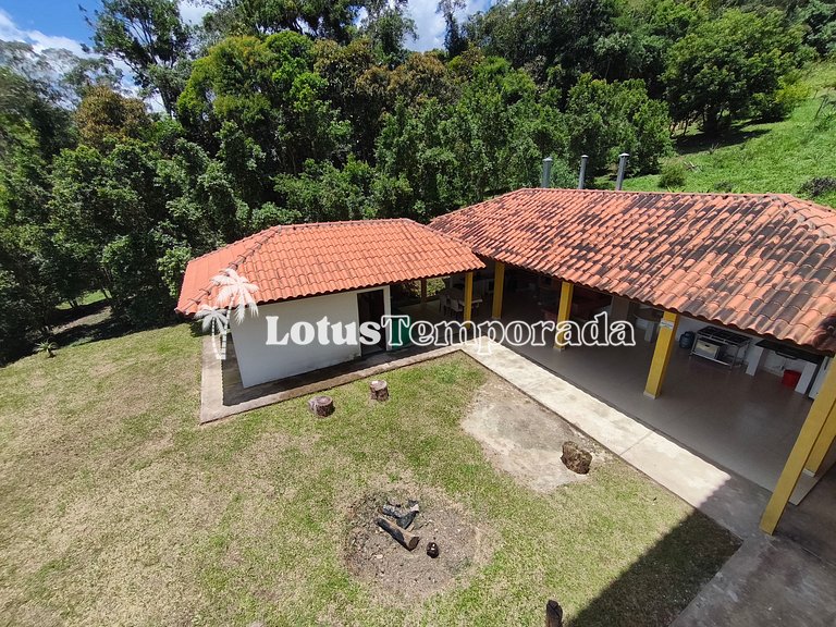 Sítio com 10 suítes e estrutura para eventos LT0088