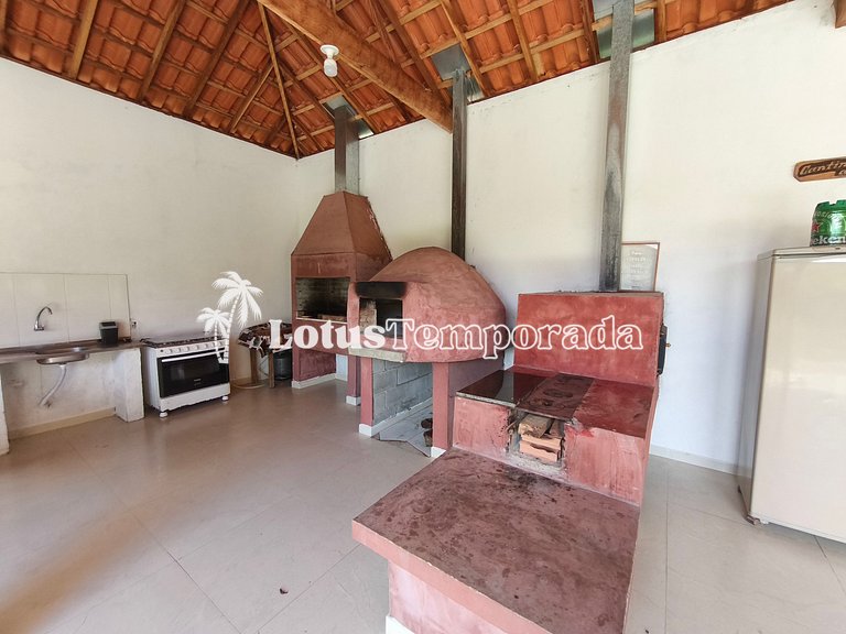 Sítio com 10 suítes e estrutura para eventos LT0088