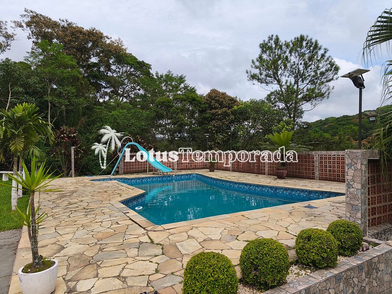 Chácara familiar com lago e fácil acesso LT0090