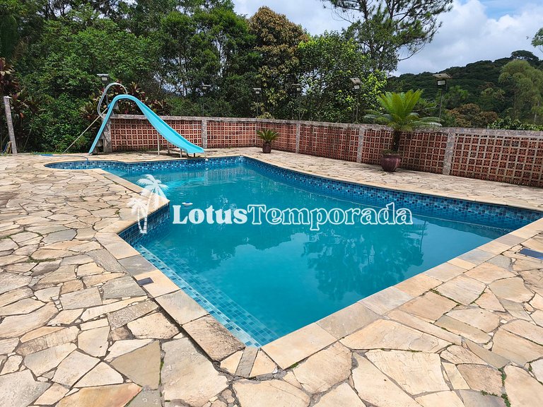 Chácara familiar com lago e fácil acesso LT0090