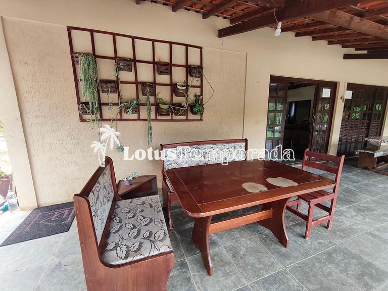 Chácara familiar com lago e fácil acesso LT0090