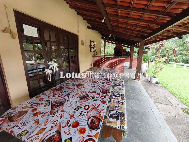 Chácara familiar com lago e fácil acesso LT0090