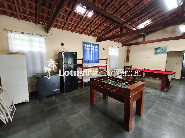 Chácara familiar com lago e fácil acesso LT0090