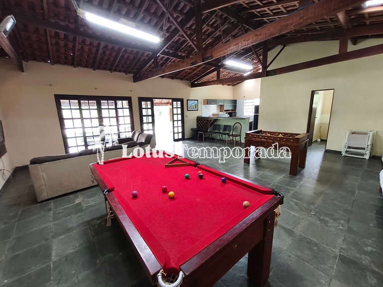 Chácara familiar com lago e fácil acesso LT0090