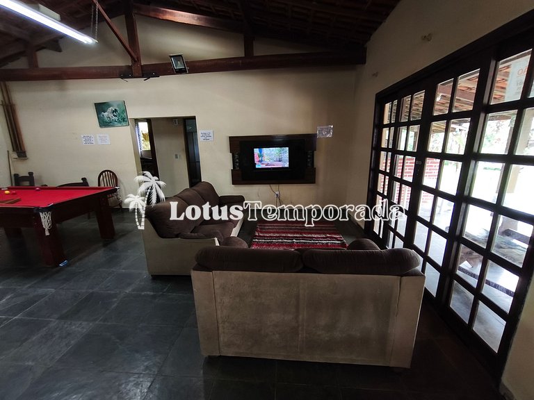 Chácara familiar com lago e fácil acesso LT0090