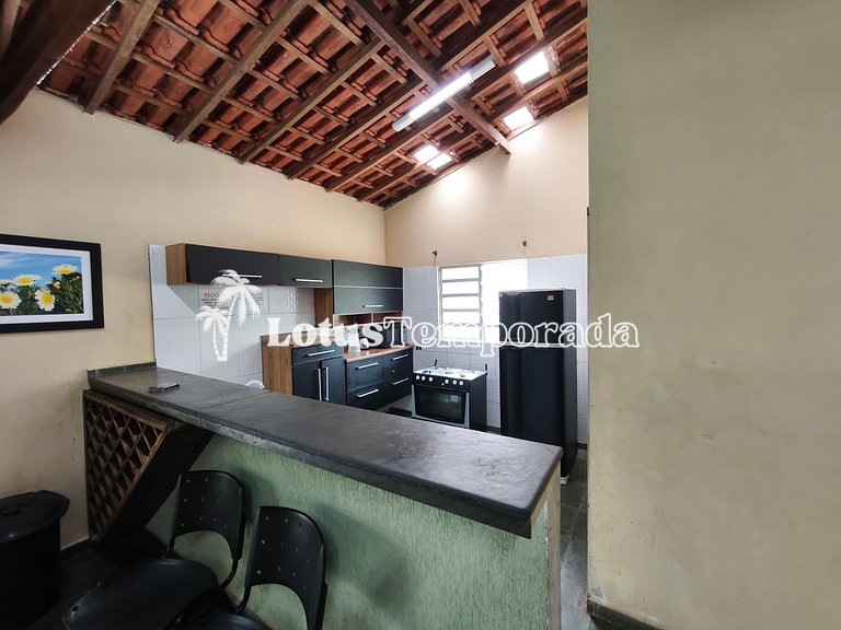 Chácara familiar com lago e fácil acesso LT0090