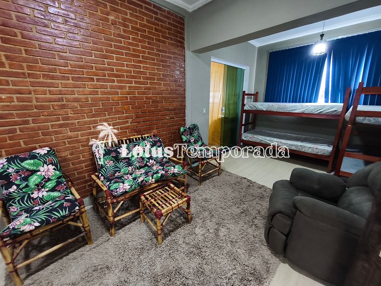 Chácara familiar com lago e fácil acesso LT0090