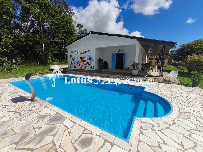 Chácara com 4 dormitórios e lazer completo LT0081