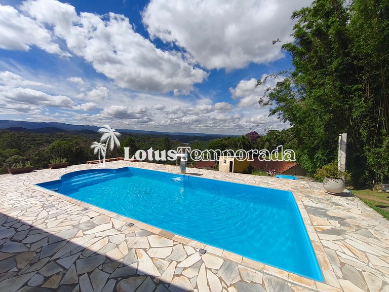 Chácara com 4 dormitórios e lazer completo LT0081