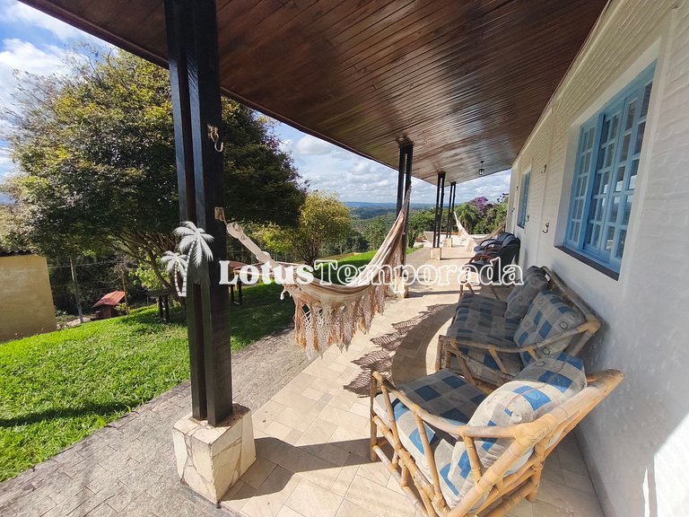 Chácara com 4 dormitórios e lazer completo LT0081