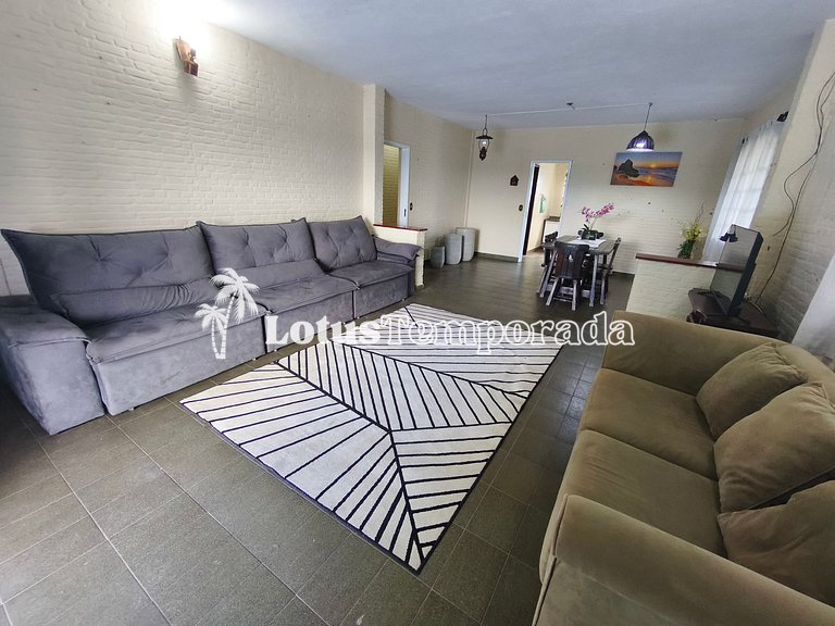 Chácara com 4 dormitórios e lazer completo LT0081