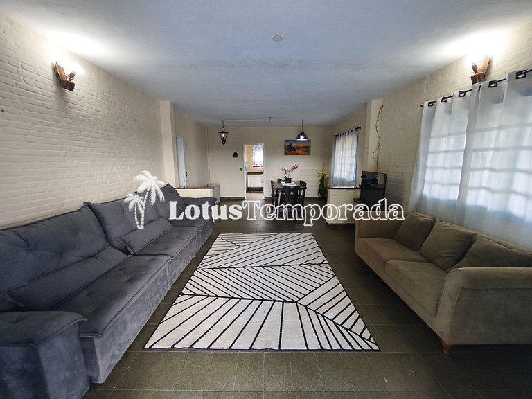 Chácara com 4 dormitórios e lazer completo LT0081