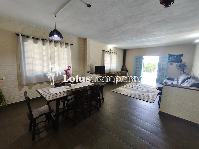 Chácara com 4 dormitórios e lazer completo LT0081