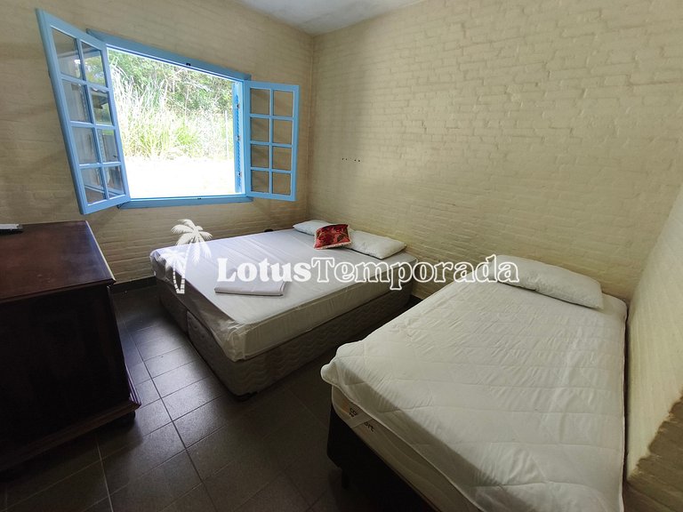 Chácara com 4 dormitórios e lazer completo LT0081