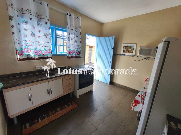 Chácara com 4 dormitórios e lazer completo LT0081