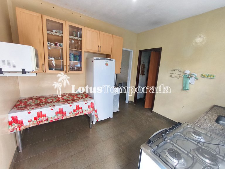 Chácara com 4 dormitórios e lazer completo LT0081