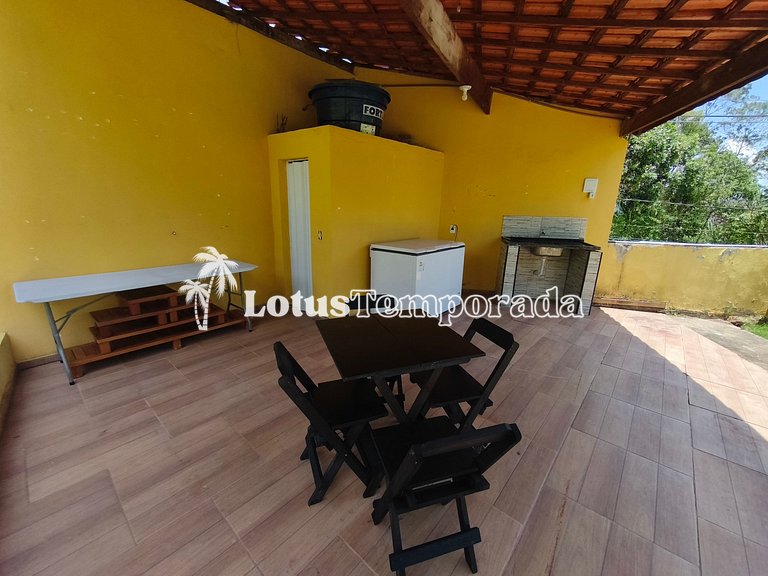 Chácara com 4 dormitórios e lazer completo LT0081