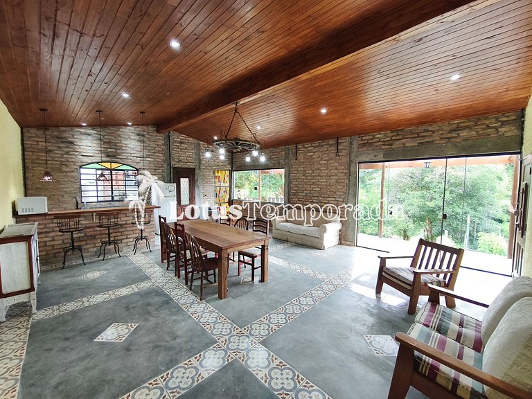 Chácara próxima à rota do vinho com lazer LT0059