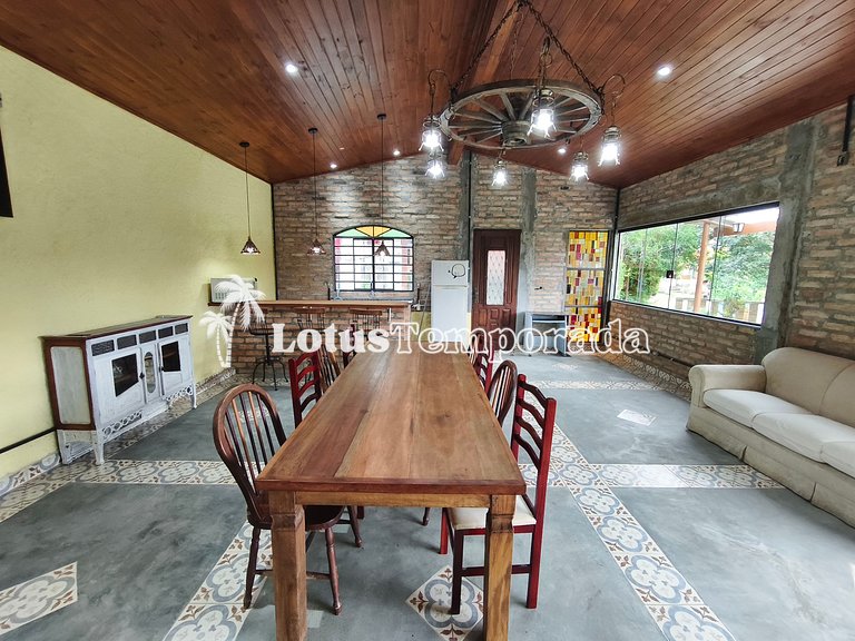 Chácara próxima à rota do vinho com lazer LT0059