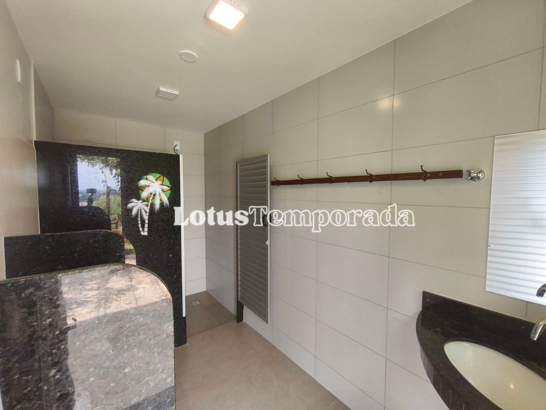 Chácara com 7 Suítes e quadra de Beach Tennis LT0091