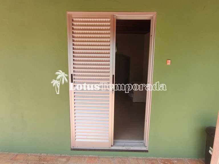 Chácara com 7 Suítes e quadra de Beach Tennis LT0091