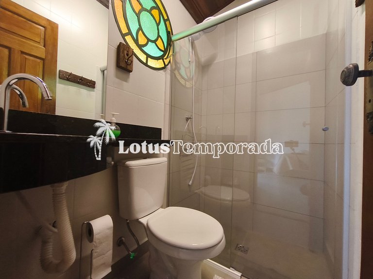 Chácara com 7 Suítes e quadra de Beach Tennis LT0091