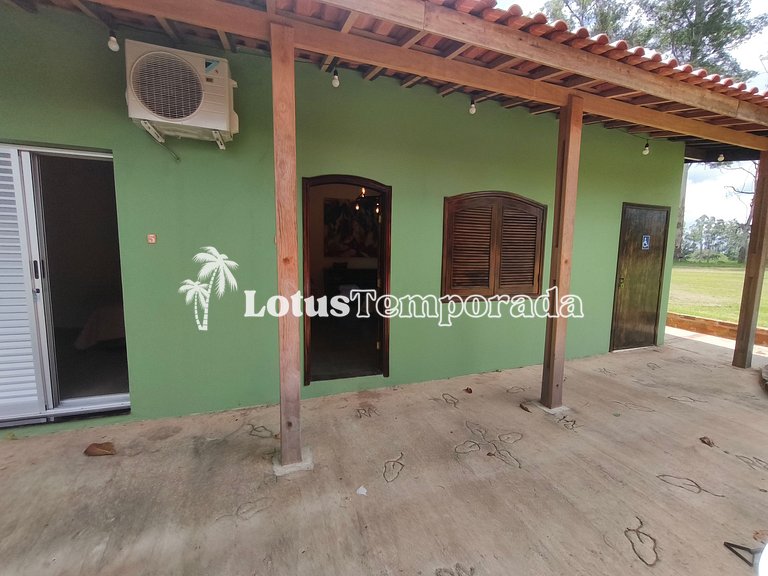 Chácara com 7 Suítes e quadra de Beach Tennis LT0091