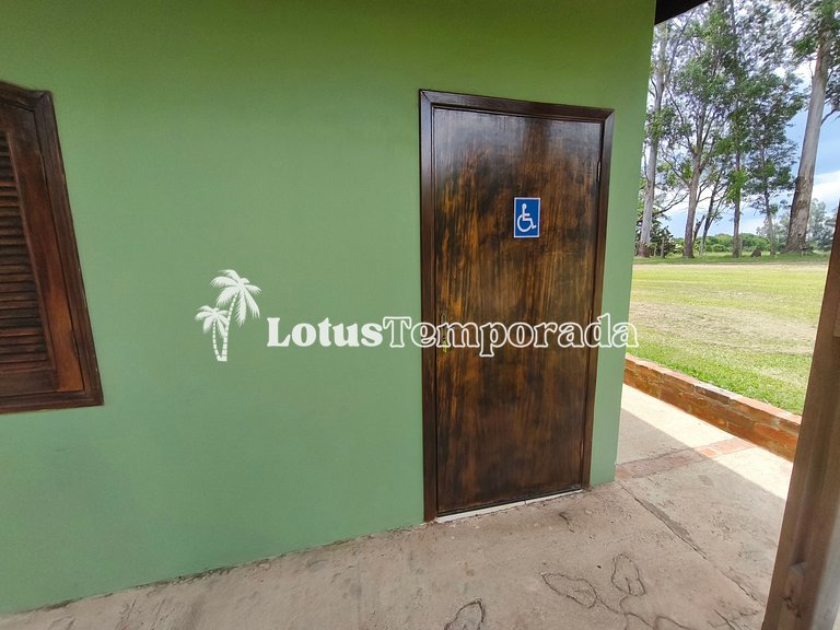 Chácara com 7 Suítes e quadra de Beach Tennis LT0091
