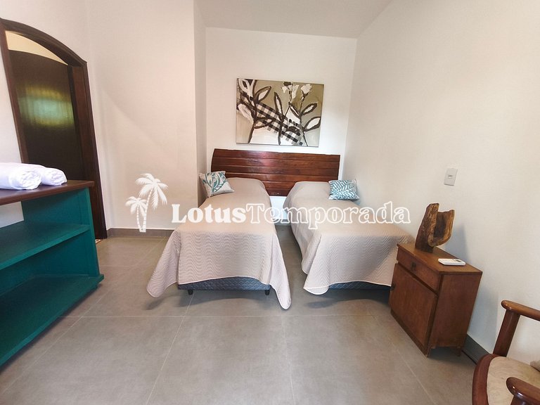 Chácara com 7 Suítes e quadra de Beach Tennis LT0091