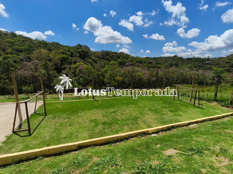 Sítio com 08 dormitórios, piscina e salão de jogos LT0042