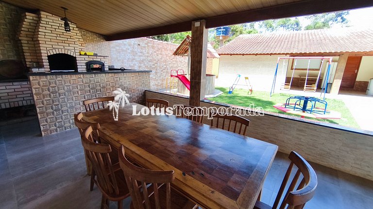 Chácara com piscina, conforto e lazer LT0085