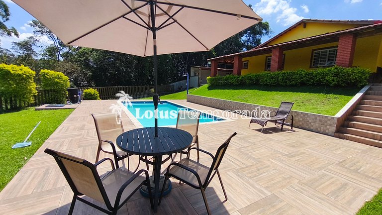 Chácara com piscina, conforto e lazer LT0085
