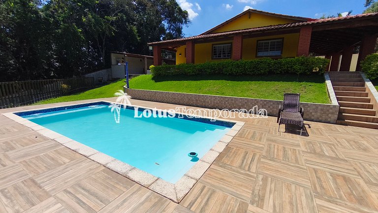 Chácara com piscina, conforto e lazer LT0085