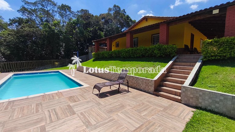 Chácara com piscina, conforto e lazer LT0085