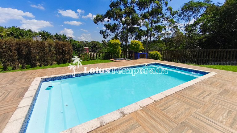Chácara com piscina, conforto e lazer LT0085