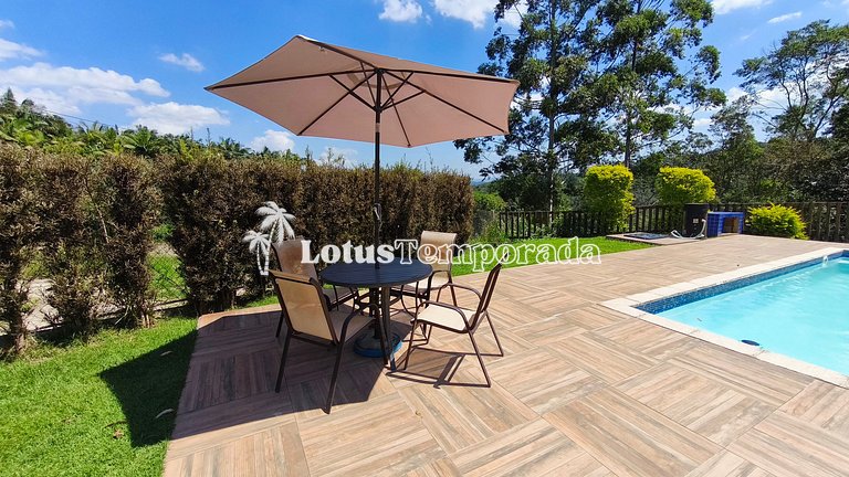 Chácara com piscina, conforto e lazer LT0085