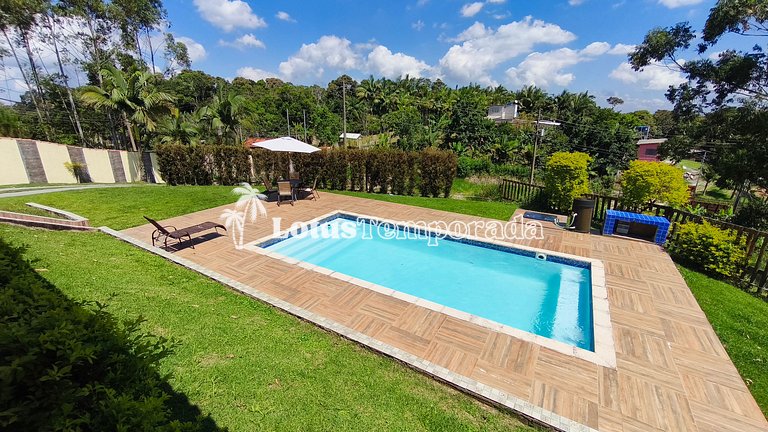 Chácara com piscina, conforto e lazer LT0085