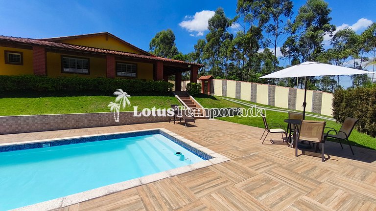 Chácara com piscina, conforto e lazer LT0085