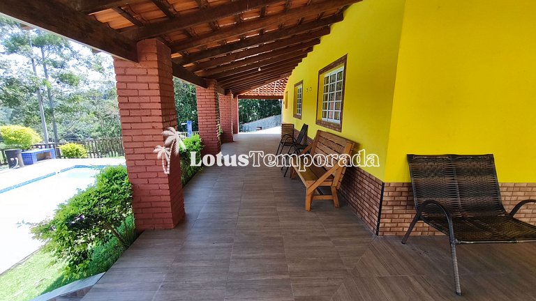 Chácara com piscina, conforto e lazer LT0085