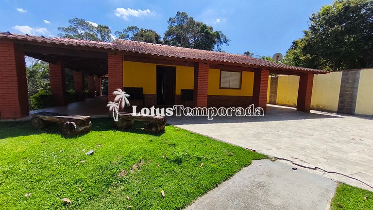 Chácara com piscina, conforto e lazer LT0085