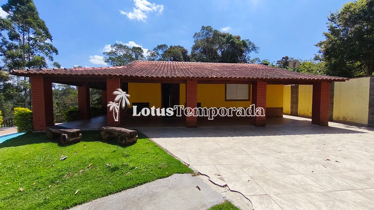 Chácara com piscina, conforto e lazer LT0085