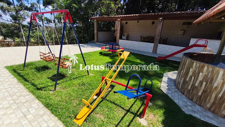 Chácara com piscina, conforto e lazer LT0085