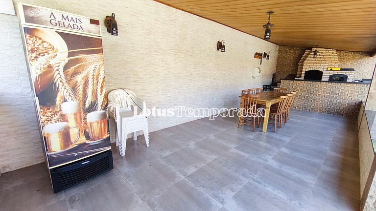 Chácara com piscina, conforto e lazer LT0085