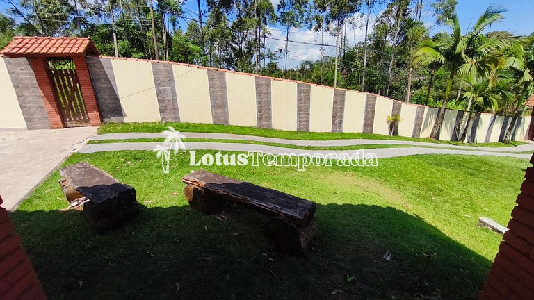 Chácara com piscina, conforto e lazer LT0085