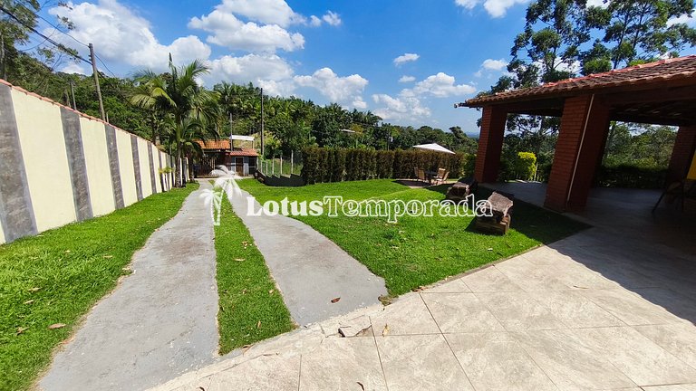 Chácara com piscina, conforto e lazer LT0085